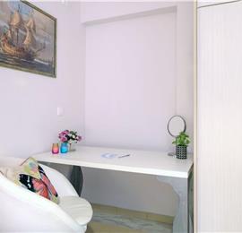 3 bedroom villa with pool and sea views in Barbati, Corfu, sleeps 8